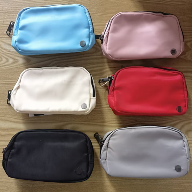 lu Everywhere belt bag Outdoor sport yoga waist bag women men gym elastic adjustable strap zipper fanny pack risewei wholesale bag super 1L lululemens bags 
lu Everywhere belt bag Outdoor sport yoga waist bag women men gym elastic adjustable strap zipper fanny pack risewei wholesale bag super 1L lululemens bags