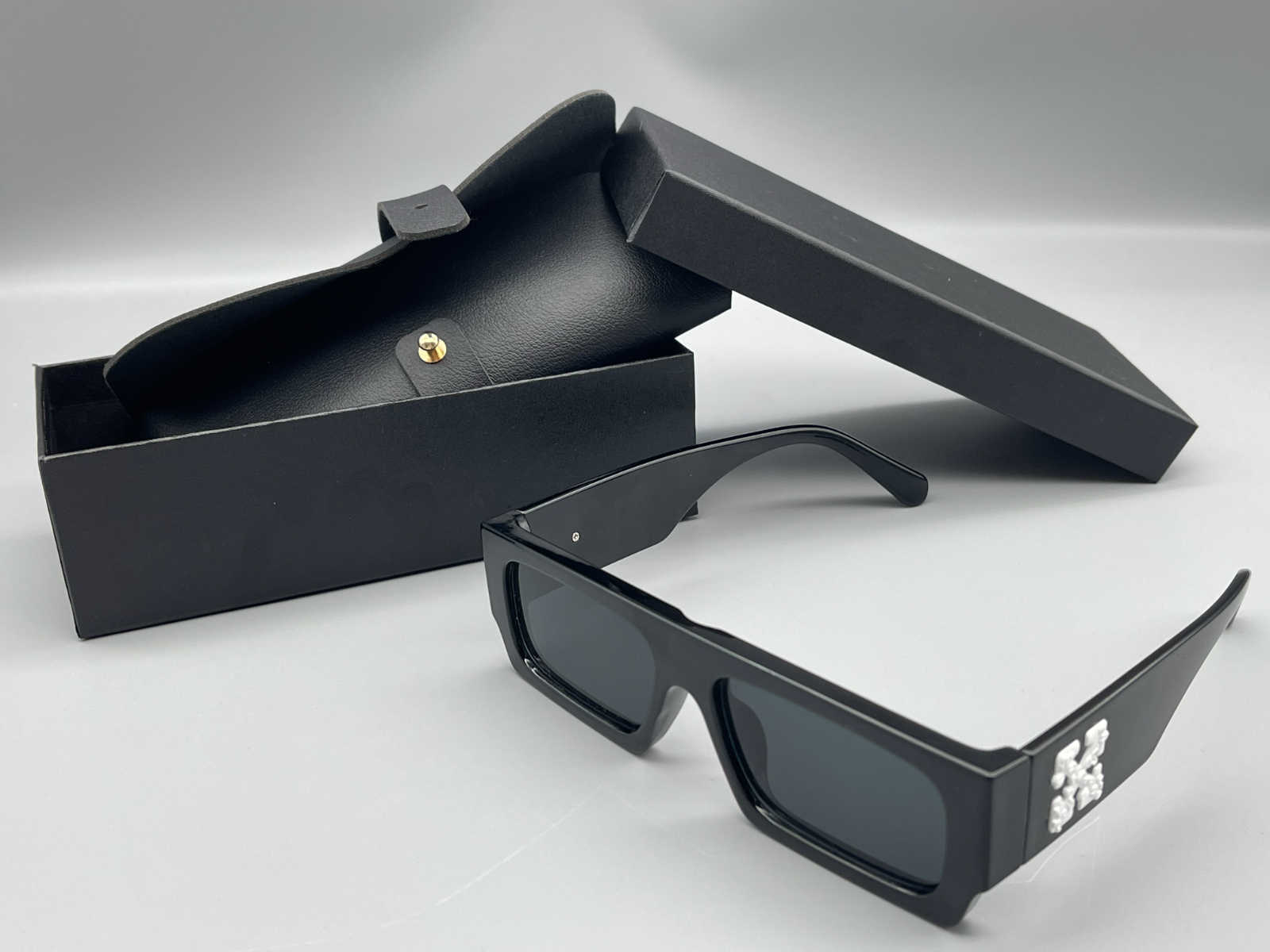 Fashion OFF W sunglasses Luxury Offs White Top luxury high quality brand Designer for men women new selling world famous sun glasses uv400 with box OW40018U
Fashion OFF W sunglasses Luxury Offs White Top luxury high quality brand Designer for men women new selling world famous sun glasses uv400 with box OW40018U