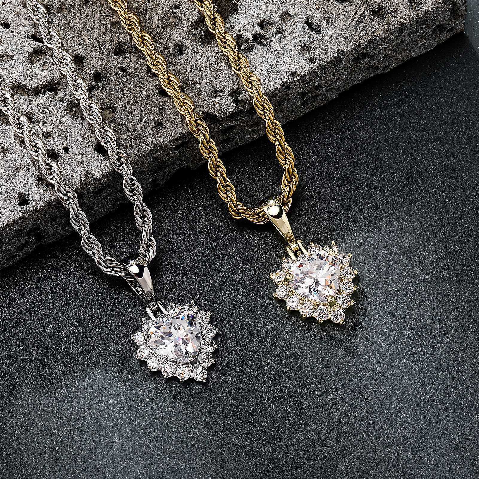 Ins Love Heart Clustered Zircon Pendant Necklace For Women High Quality Collar Chain Neckchain 14kg Gold Cubic Zirconia Charms Jewelry Crystal Accesso