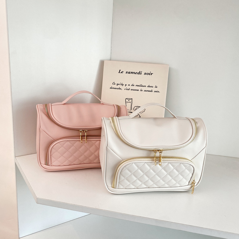 Cosmetic Bags Cases Handheld cosmetic bag ladies largecapacity bag summer highend rhombus women's business trip wash storage make up bag 230425