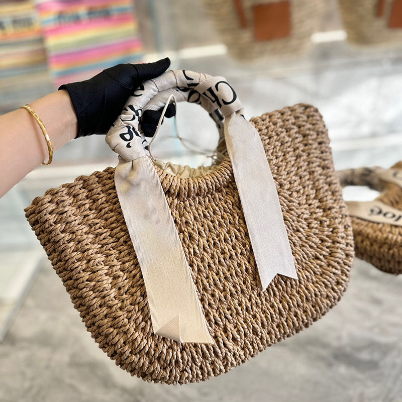 Designer Women's Beach Straw Circular Bags Lightweight Weekend Handbags Minimalist Top Handle Casual Tote With Silks And Satins 24CM, Brown
Designer Women's Beach Straw Circular Bags Lightweight Weekend Handbags Minimalist Top Handle Casual Tote With Silks And Satins 24CM, Brown