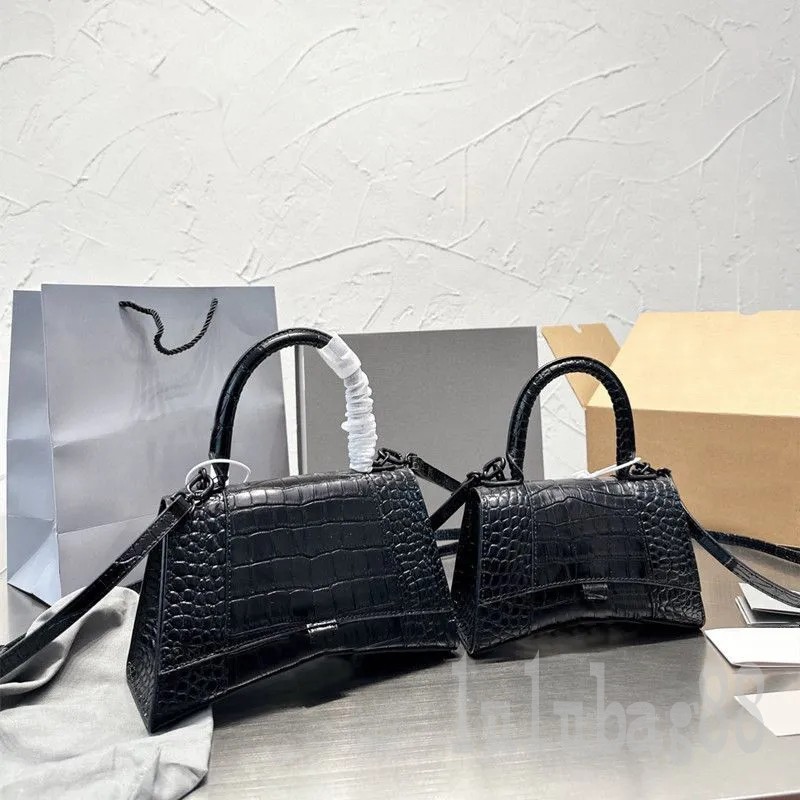 Portable crocodile embossing sacoche hourglass luxury handbag multi style solid color bolso ladies small designe cross body bag exquisite leather B23, 10#
Portable crocodile embossing sacoche hourglass luxury handbag multi style solid color bolso ladies small designe cross body bag exquisite leather B23, 10#