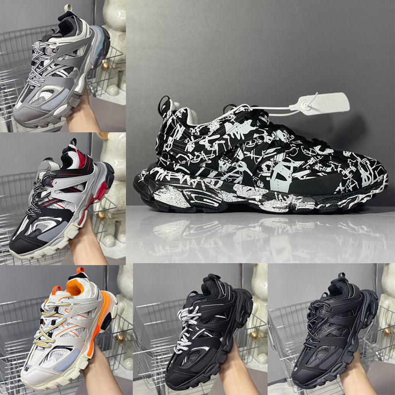 Luxury Designer Mens Womens Graffiti Sneaker black white 3.0 New colour Lady rinted Platform sports shoes comfort Gomma sole 54202 With original box SIZE 35-46
Luxury Designer Mens Womens Graffiti Sneaker black white 3.0 New colour Lady rinted Platform sports shoes comfort Gomma sole 54202 With original box SIZE 35-46