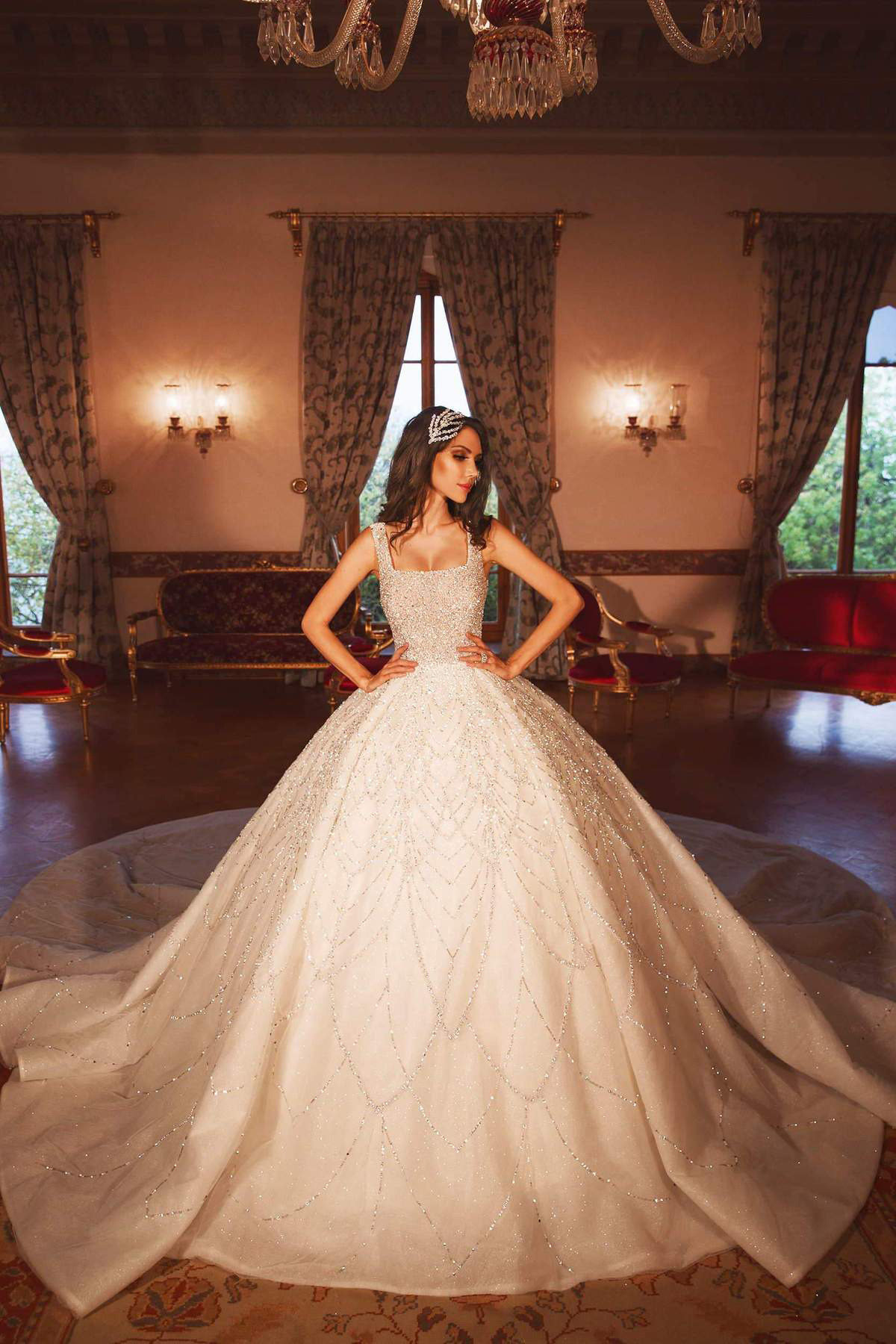 Beads Ball Gown Wedding Dresses Wide Straps Backless Bridal Gowns Vestido Novia Seuqins Bling Bling Bride Dress Custom Made