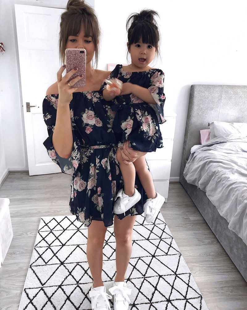 Family Matching Outfits Summer Mother and Daughter Dress Clothes Off Shoulder Floral Mini Mommy Me 230424