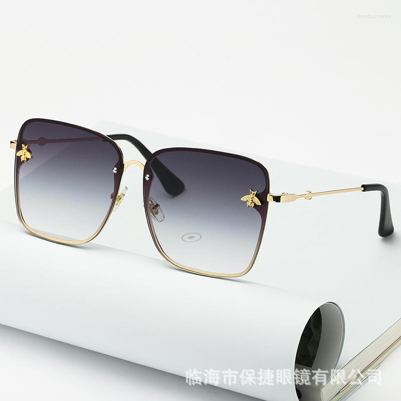 Sunglasses 2023 Luxury Bee Fashion For Women Men Square Brand Design Sun Glasses Oculos Retro Male Iron
Sunglasses 2023 Luxury Bee Fashion For Women Men Square Brand Design Sun Glasses Oculos Retro Male Iron