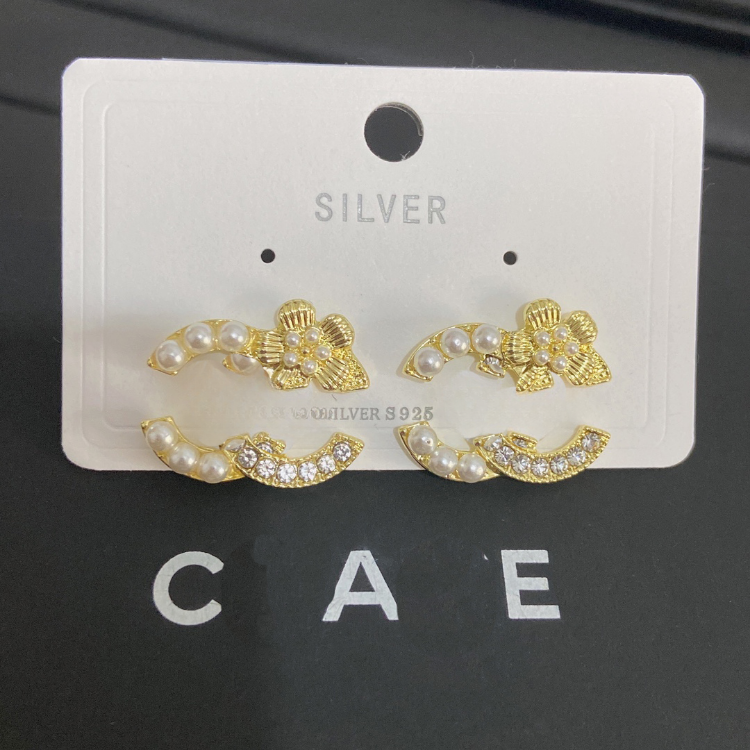 Designer Girl Pearl Earrings Charm 18k Gold Plated Jewelry Gift Love Flower Earrings Romantic Women Jewelry New Style Stud Earrings Luxury Jewelry Wholesale
Designer Girl Pearl Earrings Charm 18k Gold Plated Jewelry Gift Love Flower Earrings Romantic Women Jewelry New Style Stud Earrings Luxury Jewelry Wholesale