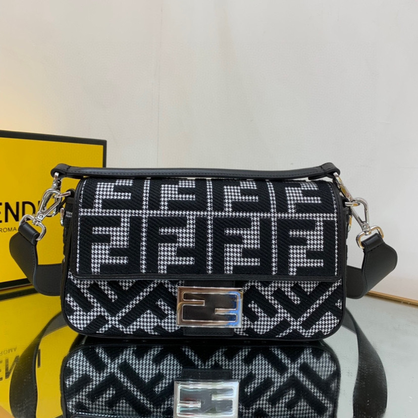 7A Quality designer Women Bag Baguette2022 Fashionable Canvas handbag Cross body bag, Black
7A Quality designer Women Bag Baguette2022 Fashionable Canvas handbag Cross body bag, Black