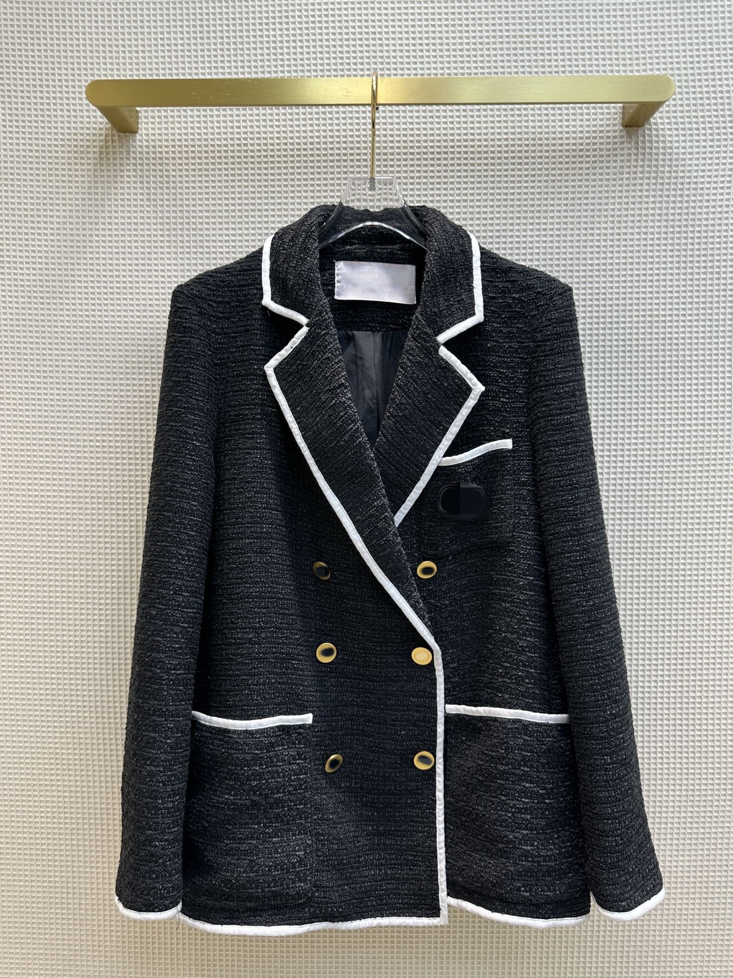 Milan Runway Jackets 2023 New Autumn Lapel Neck Long Sleeve Women' Outerwear Designer Coats Brand Same Style Tops 0425-1, Contrast color
Milan Runway Jackets 2023 New Autumn Lapel Neck Long Sleeve Women' Outerwear Designer Coats Brand Same Style Tops 0425-1, Contrast color