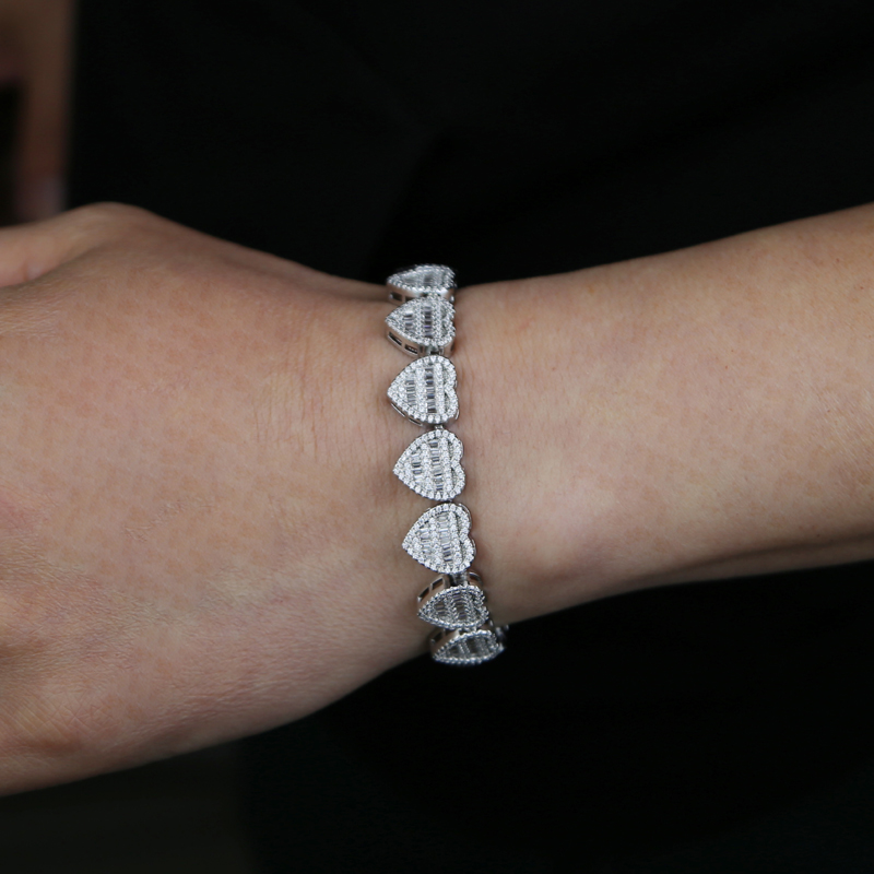 Luxury designer Heart-shaped tennis Bracelet Women's full Spread Ice Out VVS Moissanite Bracelet Hip Hop Jewelry Gift Free shipping