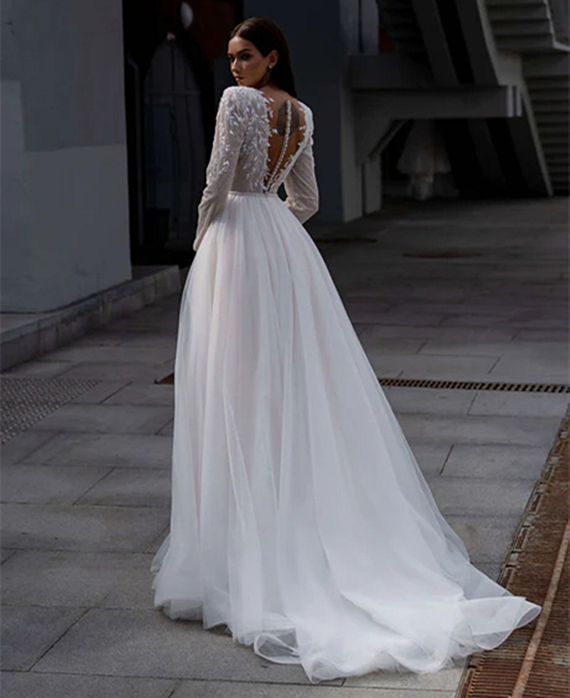 2024 Boho A Line Wedding Dresses Lace Appliques Long Sleeves White Tulle Bride Dress Court Train Sheer Illusion Back Sexy Country Bridal Gowns