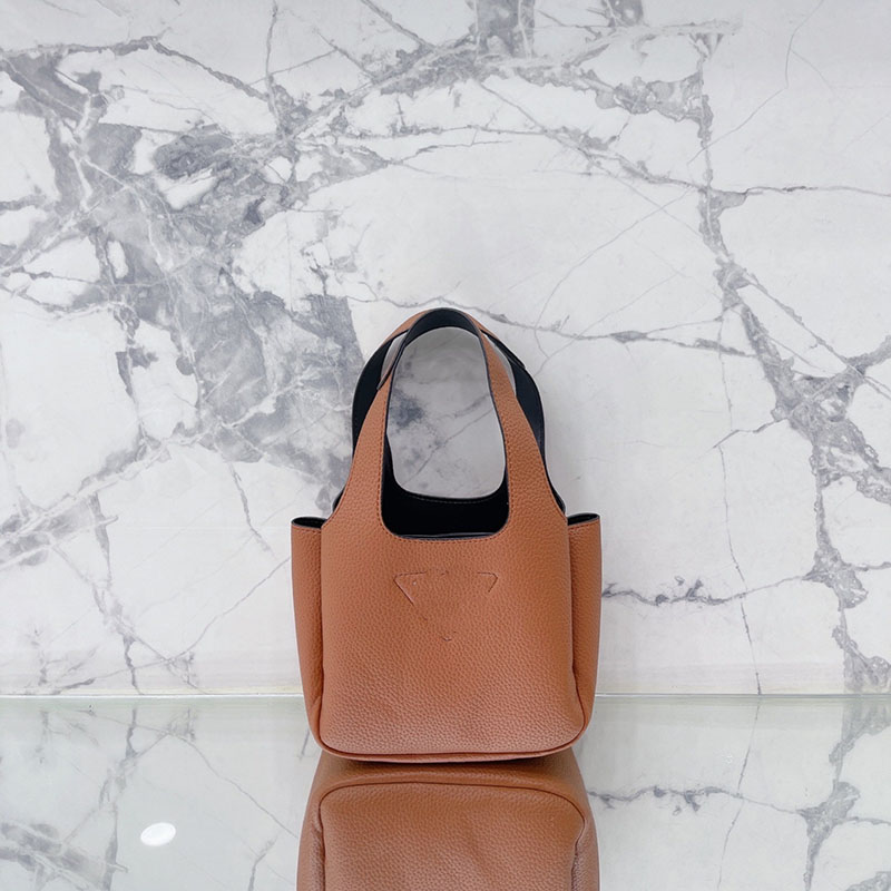 Designer Classic Tote Practical Bucket Bags For Women Underarm Minimalistic Lightweight Day Clutch Weekend Bags, #2 18*16cm
Designer Classic Tote Practical Bucket Bags For Women Underarm Minimalistic Lightweight Day Clutch Weekend Bags, #2 18*16cm