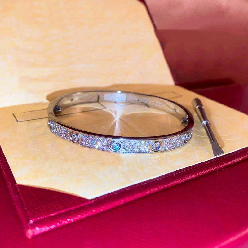 Screw bracelet 10 diamonds full star bracelet titanium steel silver bracelet ladies party gift designer men ladies like luxury jewellery
Screw bracelet 10 diamonds full star bracelet titanium steel silver bracelet ladies party gift designer men ladies like luxury jewellery