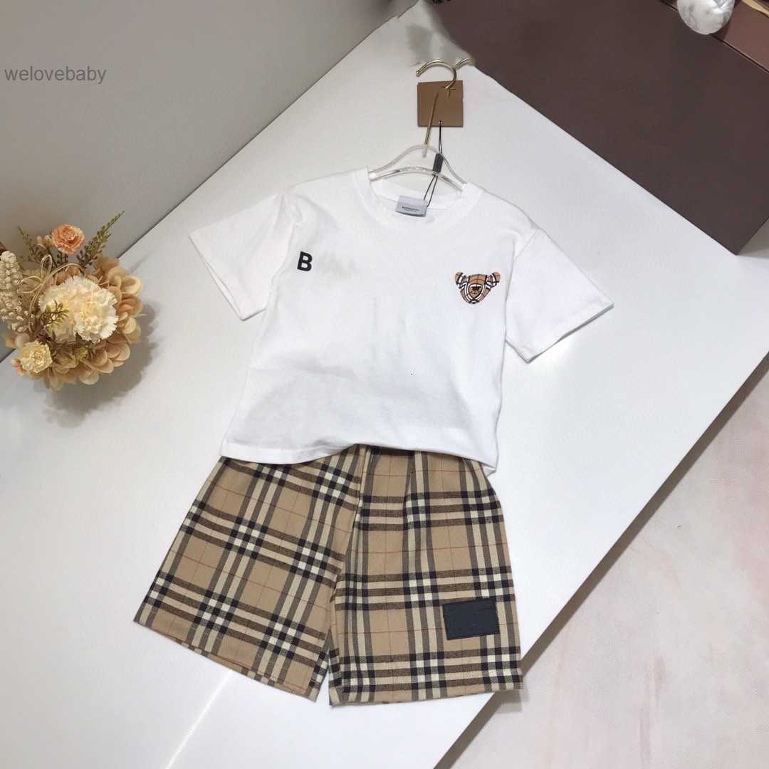 Designer Sets Kid Kids Two Piece Set Baby Clothes 2 Pcs Toddler T Shirt Clothing Boys Girls Tracksuits Short Sleeve Suits Summer Shirt Classic Letter, White
Designer Sets Kid Kids Two Piece Set Baby Clothes 2 Pcs Toddler T Shirt Clothing Boys Girls Tracksuits Short Sleeve Suits Summer Shirt Classic Letter, White