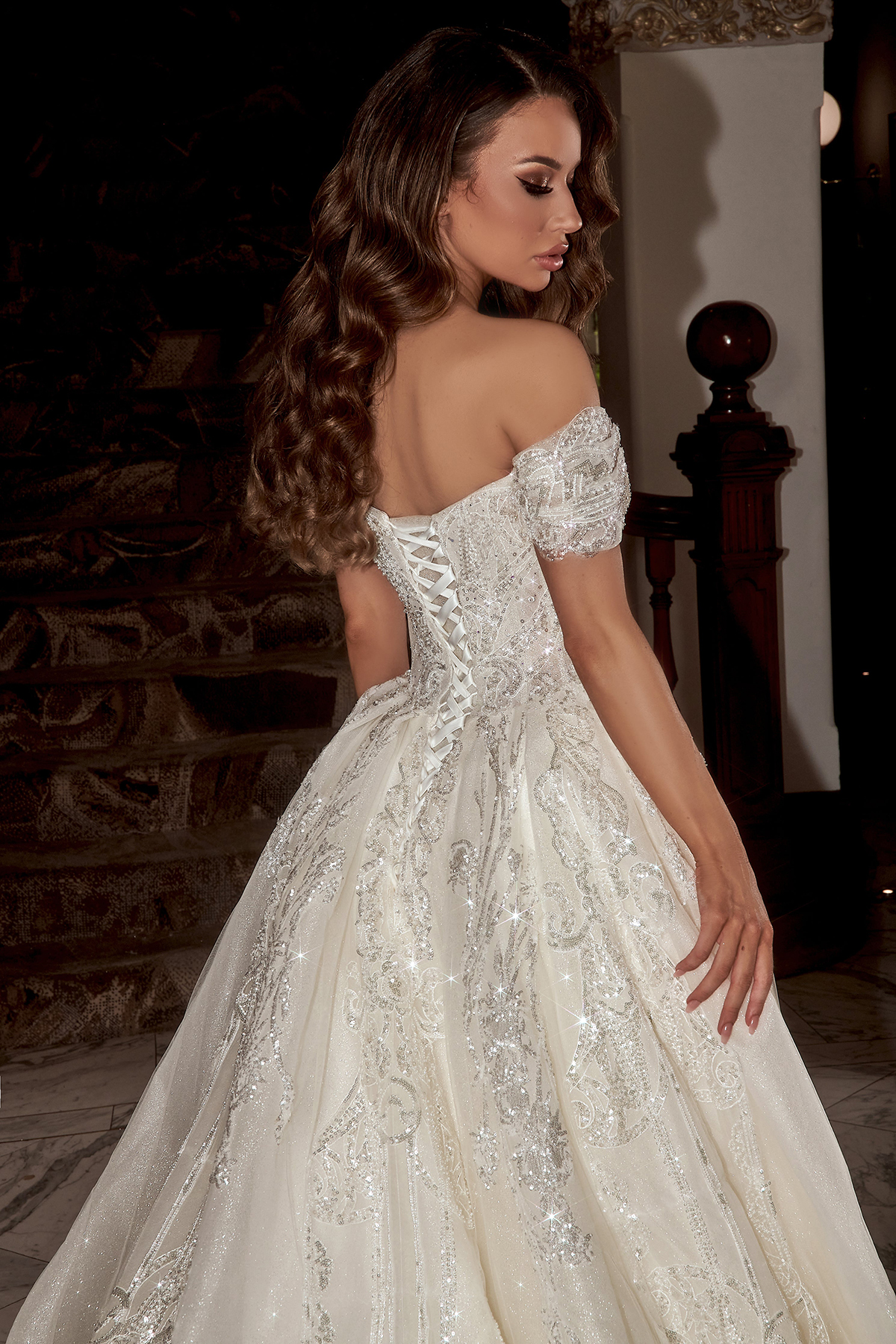 Elegant Ball Gown Wedding Dresses Sleeveless V Neck Off Shoulder Sequins Applique 3D Lace Ruffles Bridal Gowns Formal Dress Plus Size Custom Made Vest