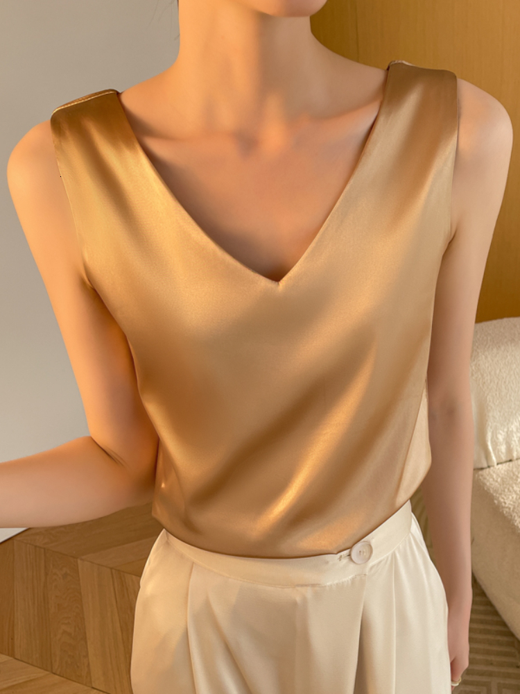 Camisoles Tanks White Silk Women Summer Top Camisole Elegant Temperament Tank Top Women Spring and Summer Vest Office Lady V-neck Halter Top 230426