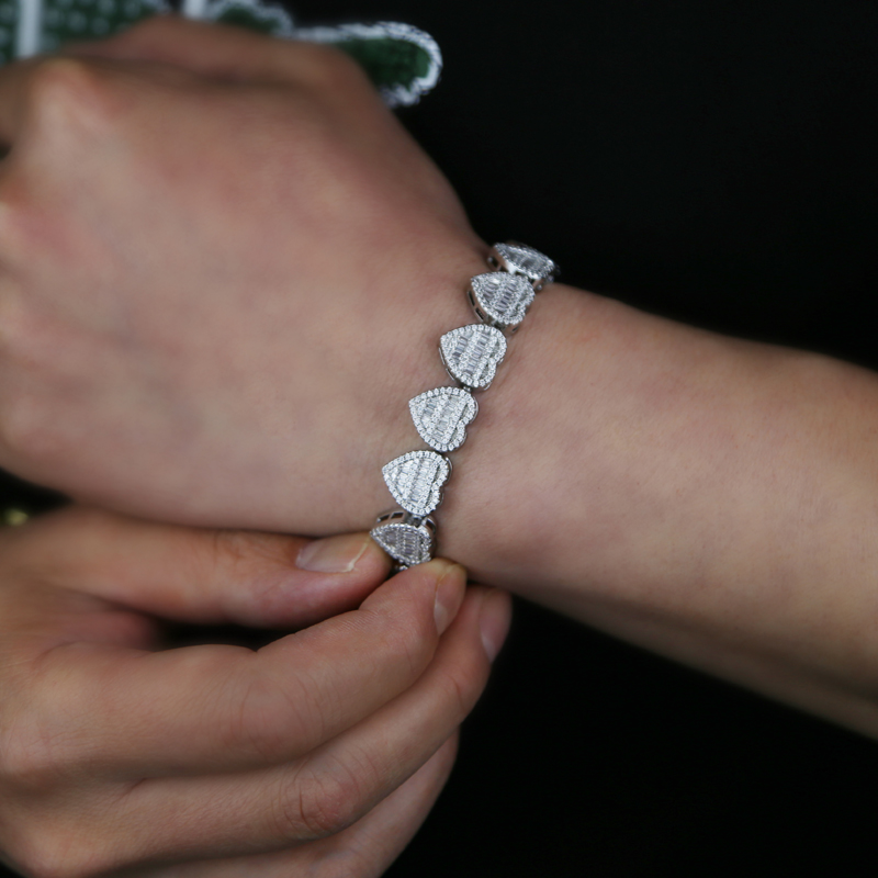 Luxury designer Heart-shaped tennis Bracelet Women's full Spread Ice Out VVS Moissanite Bracelet Hip Hop Jewelry Gift Free shipping