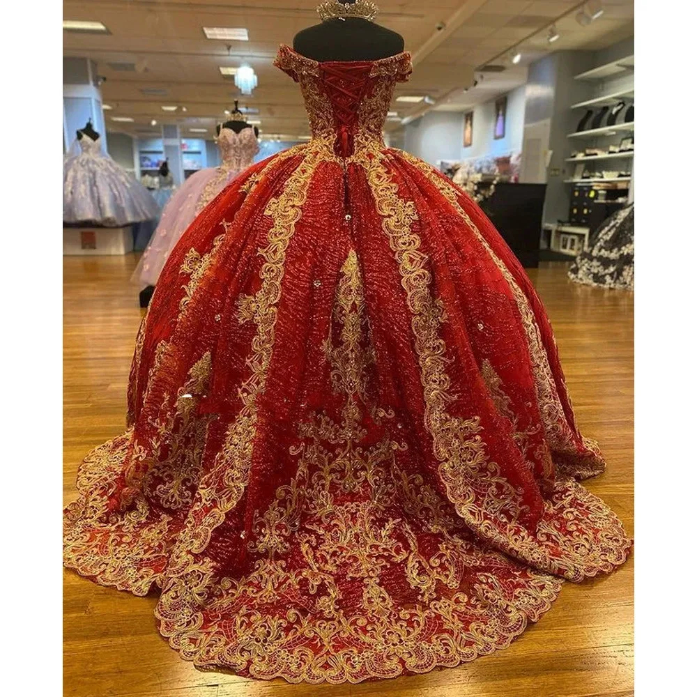 Gorgeous Red Quinceanera Dresses Glitter Sequined Ball Gown Sweet 16 Dress Off The Shoulder Gold Lace Appliques Beaded Princess Prom Formal Occasion W