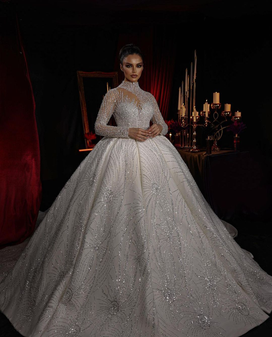 Luxury Ball Gown Wedding Dresses Long Sleeves V Neck Halter Sequins Applique 3D Lace Ruffles Bridal Gowns Beads Formal Dress Plus Size Custom Made Ves