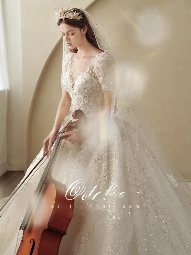 Princess Ball Gown Wedding Dress new 2023 Dubai shiny gown Sequined sweatheart Neck Long Sleeve Beads sweep train Bridal Gowns Crystal Bride robes de 