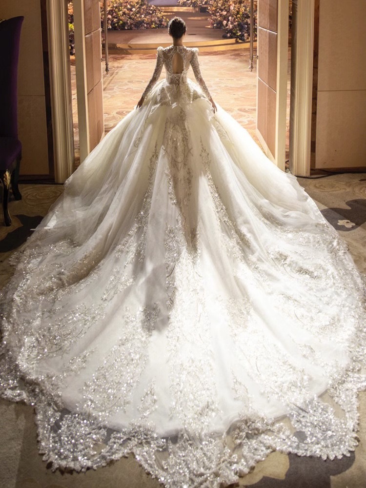 Vintage A Line Wedding Dress Sweetheart Neck Crystals Beaded Sweep Train Bridal Gowns Lace Up Corset Sexy Back Custom Make Plus Size Bride
