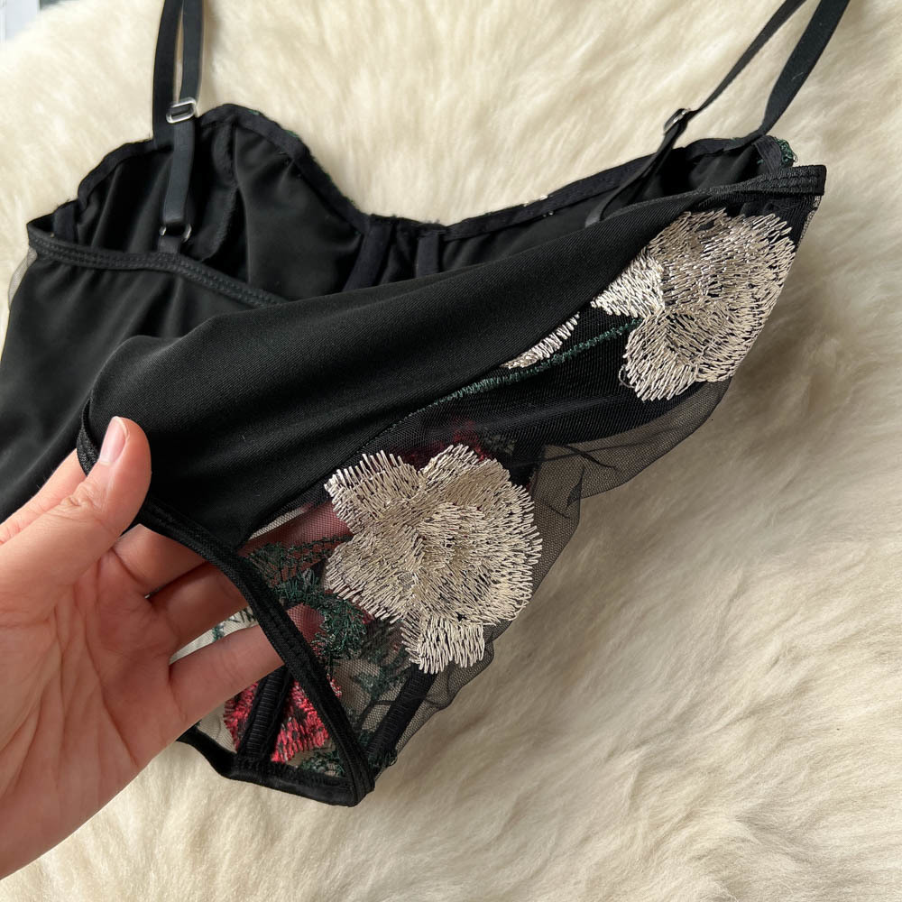 Camisoles Tanks Chic Camisole Sweet Floral Embroidery Bra Female Camis Fishbone Spicy Girl Tank Sleeveless Crop Top Women Clothes Drop 230426