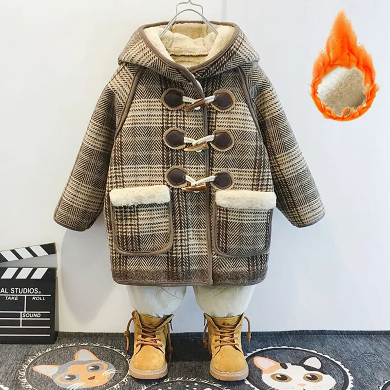 Jackets Children s Jacket Woolen Coat for Boy Baby Girls Snowsuit Kids Hooded Velvet Insulated Clothes Mid Length Plaid Windbreaker 231124