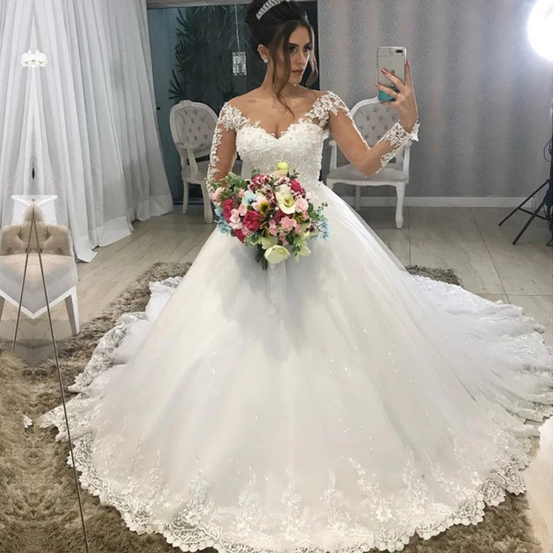 Gorgeous Lace Appliques Ball Gown Wedding Dresses Long Sleeves Ivory Tulle Wedding Gowns Sheer V-Neck Plus Size Bride Dress Custom Made 2024