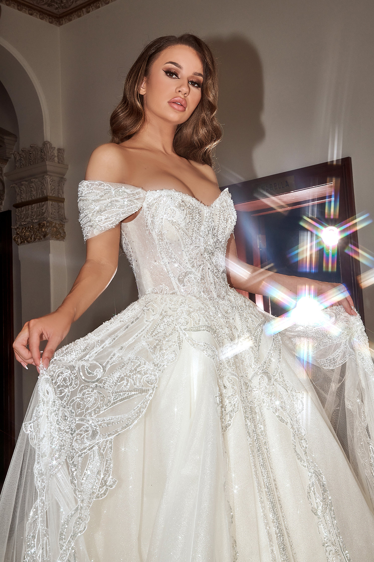 Elegant Ball Gown Wedding Dresses Sleeveless V Neck Off Shoulder Sequins Applique 3D Lace Ruffles Bridal Gowns Formal Dress Plus Size Custom Made Vest