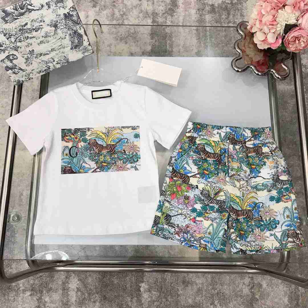 Child Designer Clother Childrens Kids Short Sleeve T-shirt Shorts Set Suit boys Girls Sets Sports With letter Tiger Flower Forest Cotton White Black 90-160
Child Designer Clother Childrens Kids Short Sleeve T-shirt Shorts Set Suit boys Girls Sets Sports With letter Tiger Flower Forest Cotton White Black 90-160