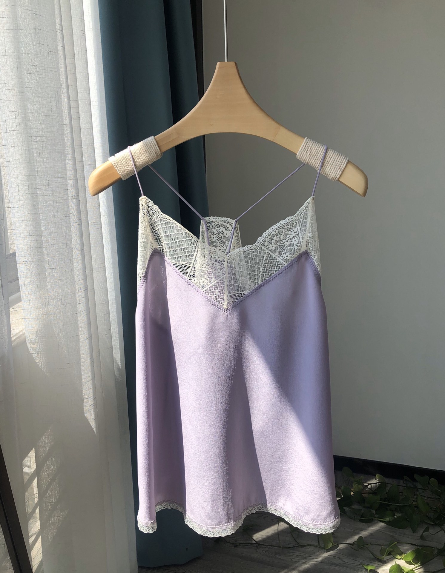 Camisoles Tanks Sexy Sling Tops Women V-neck Sleeveless Lace Stitching 4 Colors Ladies Camisole Summer 230426