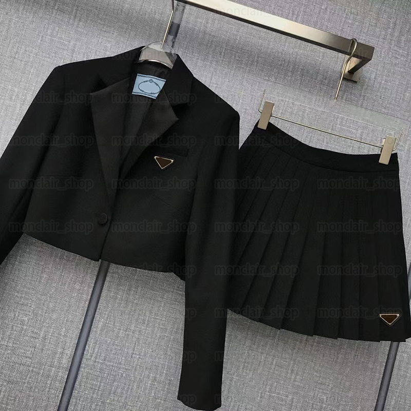 Women's designer suit skirt suit shorts suit western fashion European and American style, 102(suit)
Women's designer suit skirt suit shorts suit western fashion European and American style, 102(suit)