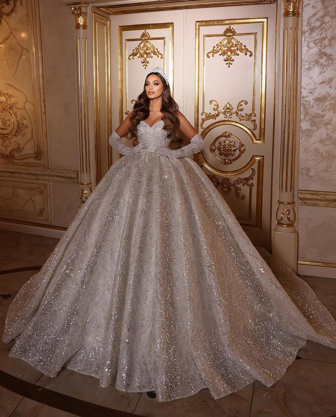 Sparkly Ball Gown Wedding Dresses Long Sleeves V Neck Sequins Applique 3D Lace Ruffles Bridal Gowns Beads Ds Formal Dress Plus Size Custom Made Vestid