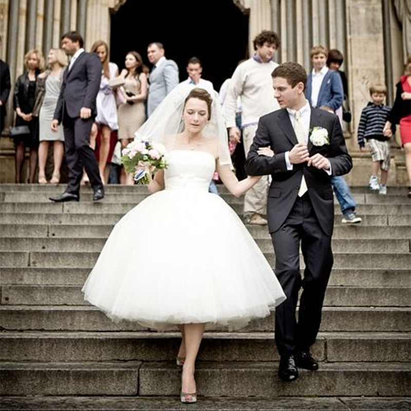 Vintage Short Tulle Wedding Dress Knee Length Pluffy Ivory Bridal Gowns Strapless Sleevelee Simple Garden Bride Dresses 2024 Spring Summer Vestido
