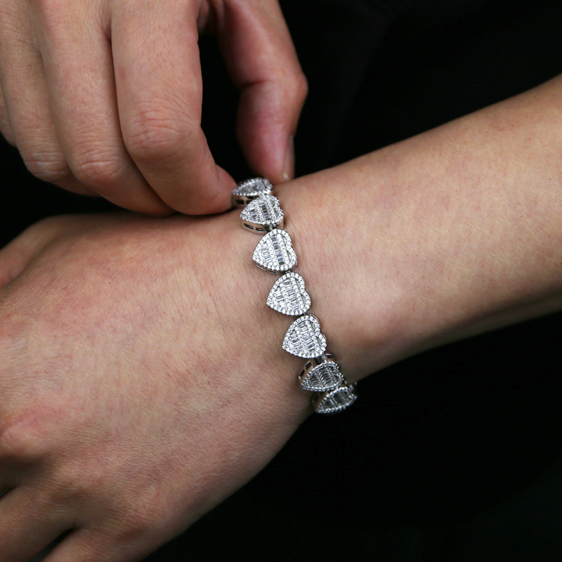 Luxury designer Heart-shaped tennis Bracelet Women's full Spread Ice Out VVS Moissanite Bracelet Hip Hop Jewelry Gift Free shipping