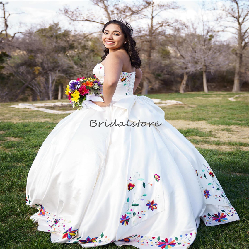 Elegant White 15 Quinceanera Dresses 2023 Mexican Style Sweetheart Ball Gown Prom Dress With Bow Embroidery Sixteen 16 Birthday Vestidos De Xv Charro 