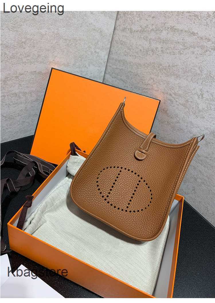 Evelyn Bag Togo Mini Designer Family 2023 Crossbody Bags Tote Litci Pattern Bucket Women's Letter h 1u1h, Elephant grey 17cm
Evelyn Bag Togo Mini Designer Family 2023 Crossbody Bags Tote Litci Pattern Bucket Women's Letter h 1u1h, Elephant grey 17cm