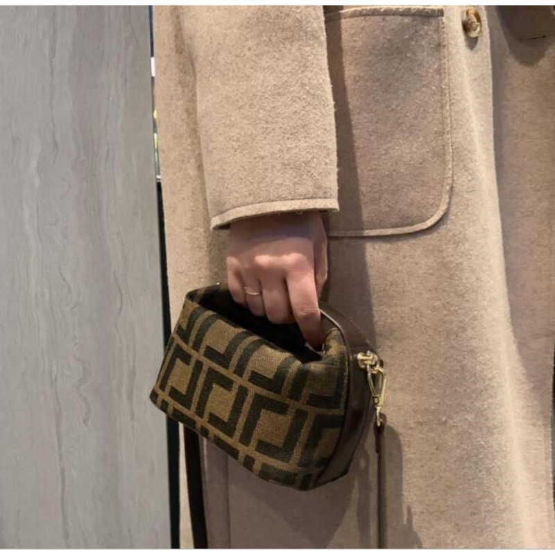 Designer Evening Bag Fashion Luxury Shoulder Bags online Suitcases handbag top Armpit Womens Vintage genuine Hand Crossbody Luggages, Khaki
Designer Evening Bag Fashion Luxury Shoulder Bags online Suitcases handbag top Armpit Womens Vintage genuine Hand Crossbody Luggages, Khaki