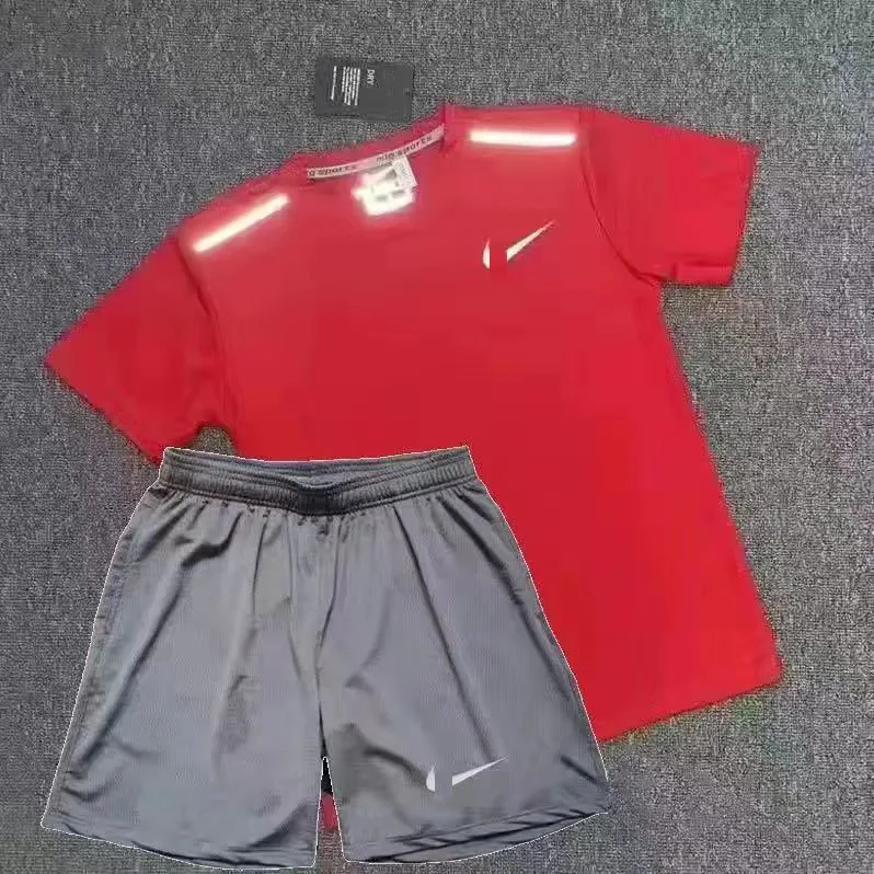 Thick mens summer quick drying t shirt trapstar tracksuit sports student training track and field men running set basketball sportswear Asian size XVL3
Thick mens summer quick drying t shirt trapstar tracksuit sports student training track and field men running set basketball sportswear Asian size XVL3