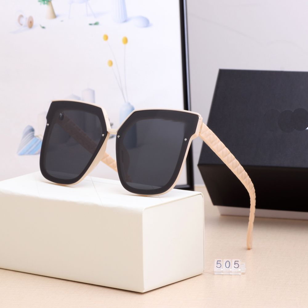 Luxury designer sunglasses for women pink sunglasses men leisure time european style adumbral oversized antireflection full frame square sunglasses
Luxury designer sunglasses for women pink sunglasses men leisure time european style adumbral oversized antireflection full frame square sunglasses
