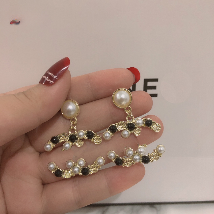Luxury Black Pearl Earrings Fashion Women's Gift Jewelry Earrings 18K Gold Plated Love Pearl Stud Earrings Designer Family Wedding Jewelry Wholesale
Luxury Black Pearl Earrings Fashion Women's Gift Jewelry Earrings 18K Gold Plated Love Pearl Stud Earrings Designer Family Wedding Jewelry Wholesale
