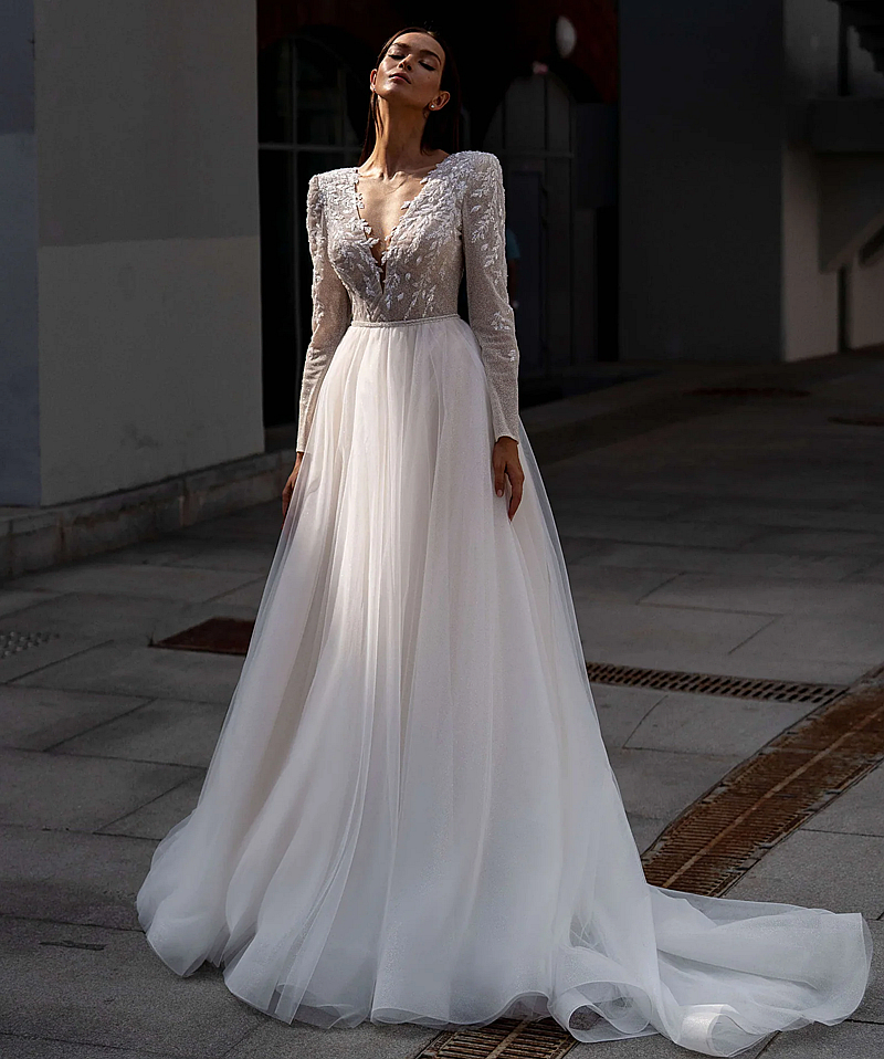 2024 Boho A Line Wedding Dresses Lace Appliques Long Sleeves White Tulle Bride Dress Court Train Sheer Illusion Back Sexy Country Bridal Gowns