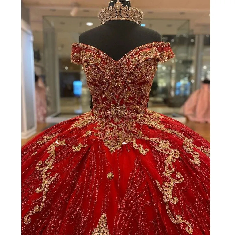 Gorgeous Red Quinceanera Dresses Glitter Sequined Ball Gown Sweet 16 Dress Off The Shoulder Gold Lace Appliques Beaded Princess Prom Formal Occasion W