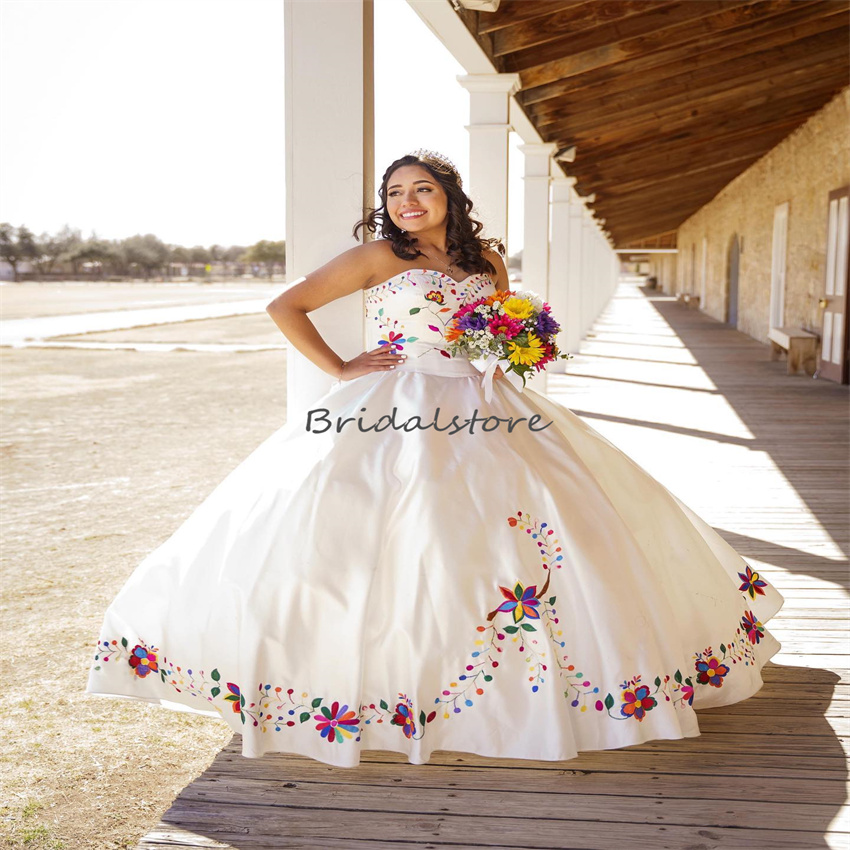 Elegant White 15 Quinceanera Dresses 2023 Mexican Style Sweetheart Ball Gown Prom Dress With Bow Embroidery Sixteen 16 Birthday Vestidos De Xv Charro 