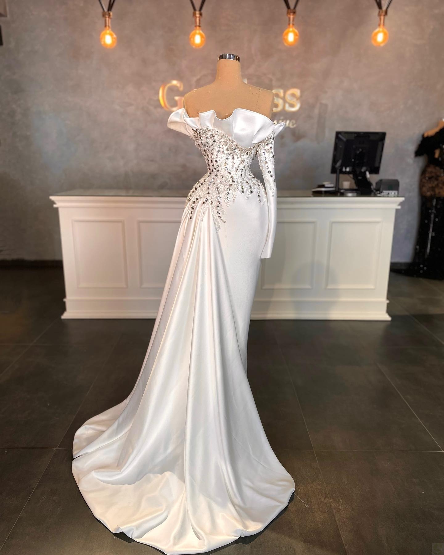 Brilliant Mermaid Wedding Dresses Art Deco-inspired Neck Strapless Beads Pleats Backless Court Gown Custom Made Plus Size Bridal Gown Vestidos De Novi