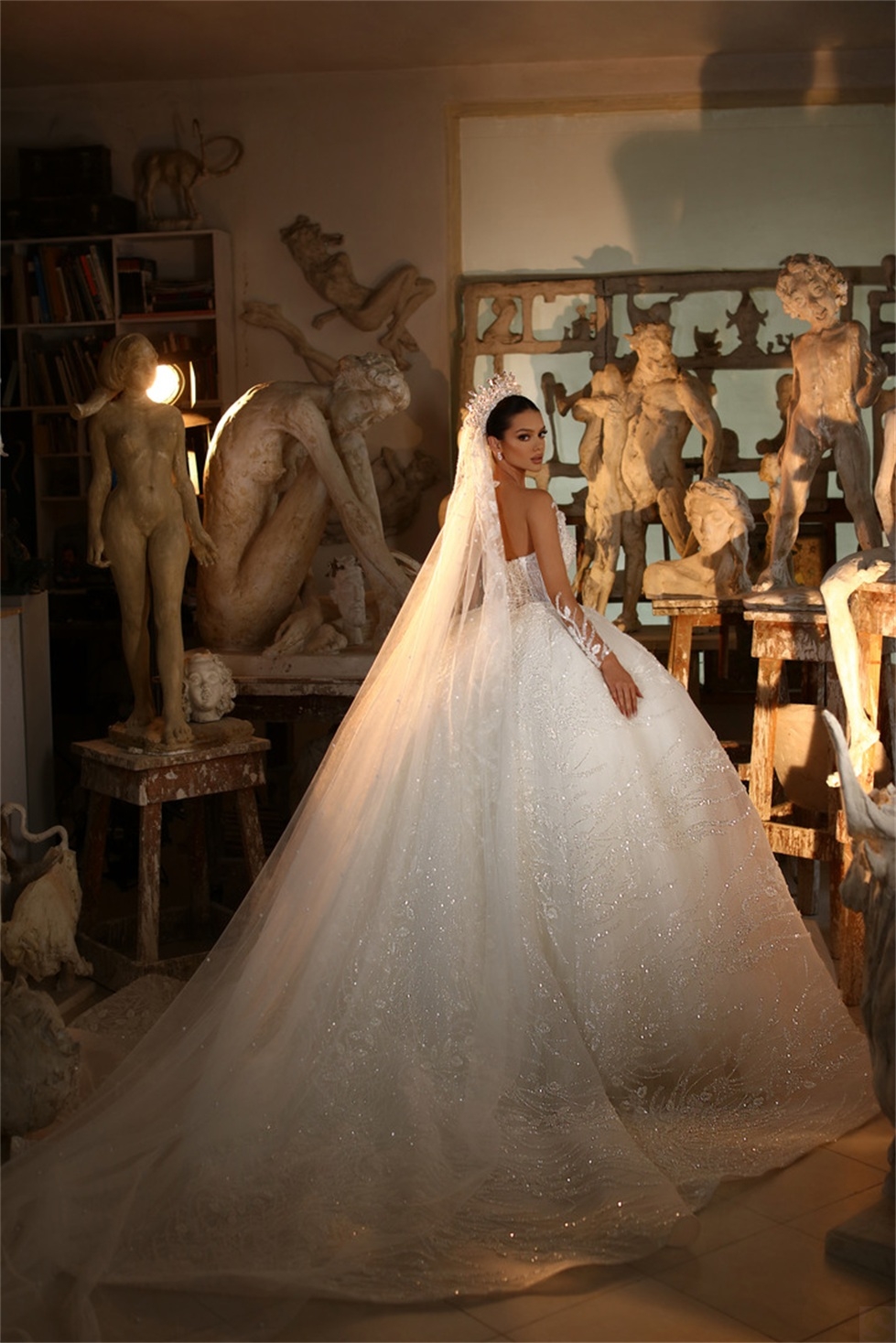 Princess Ivory Lace Wedding Dresses Ball Gown Illusion Long Sleeve wers Appliques Mariage Bridal Gowns Vestido de noiva