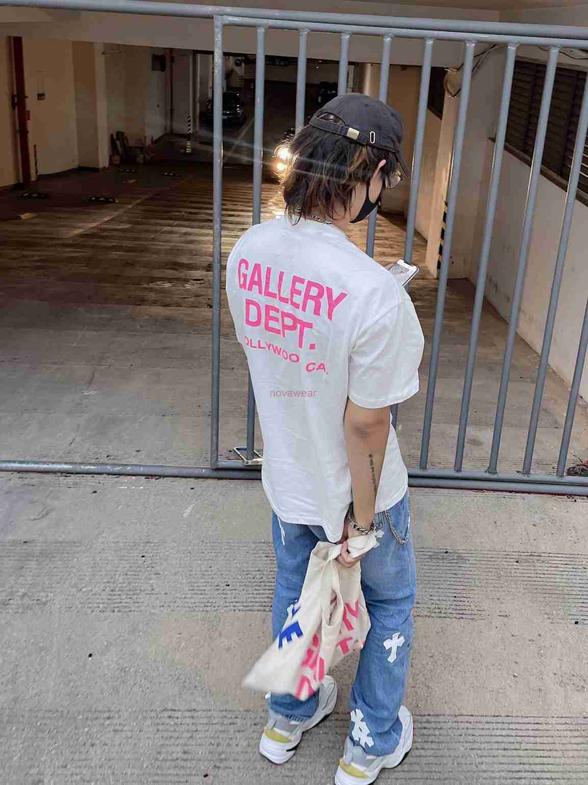 Fashion Designer Clothing Tees Rock Tshirt Galleryes Depts New Pink Letter Basic Slogan Printed Cotton Loose Short Sleeve T-shirt Tee Streetwear Hip hop TShirts, Army green
Fashion Designer Clothing Tees Rock Tshirt Galleryes Depts New Pink Letter Basic Slogan Printed Cotton Loose Short Sleeve T-shirt Tee Streetwear Hip hop TShirts, Army green