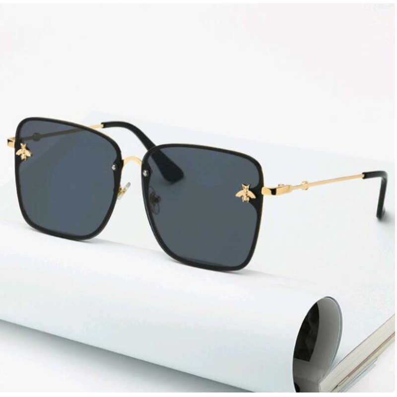 Vintage Fashion Oversized Rimless Sunglasses Woman Famous Luxury Brand Design Retro Gradient Bee Square Sun Glasses For Female
Vintage Fashion Oversized Rimless Sunglasses Woman Famous Luxury Brand Design Retro Gradient Bee Square Sun Glasses For Female