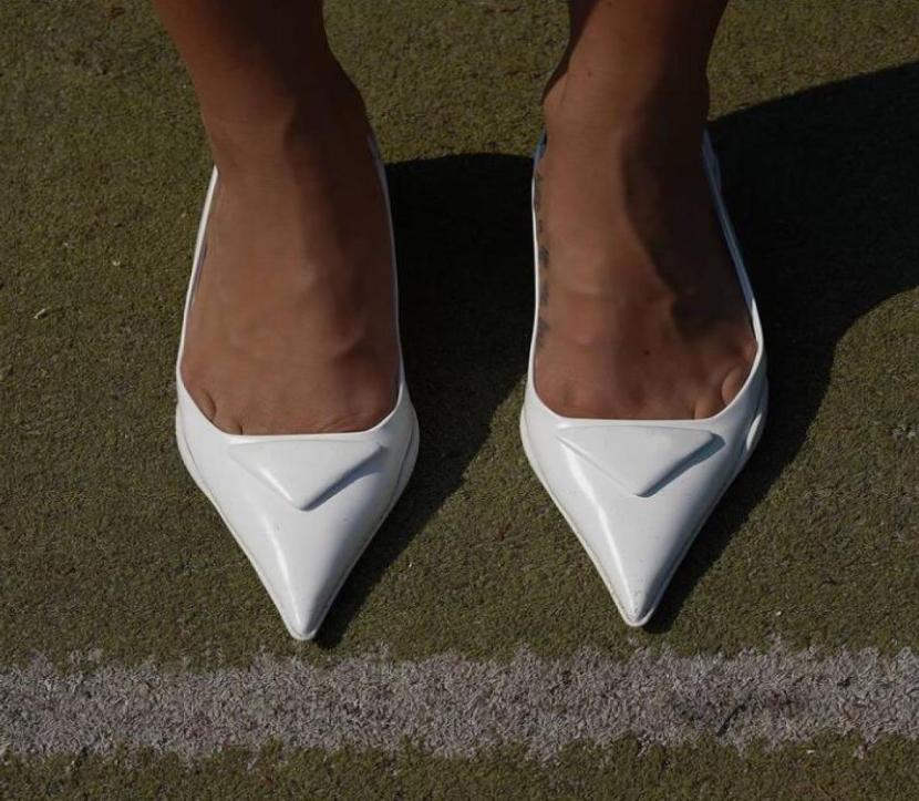 Women sandals sexy heeled shoes brushed leather slingback pumps black leather pointed toe Luxury design wedding party dress shoe E5179041, Multi
Women sandals sexy heeled shoes brushed leather slingback pumps black leather pointed toe Luxury design wedding party dress shoe E5179041, Multi