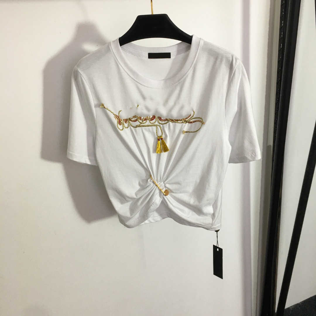 23ss Womens T-Shirt womens designer clothing tee tops Round neck Pure cottonPin chain letter tucked waist Short Sleeve T-shirt High quality women clothes, 22
23ss Womens T-Shirt womens designer clothing tee tops Round neck Pure cottonPin chain letter tucked waist Short Sleeve T-shirt High quality women clothes, 22